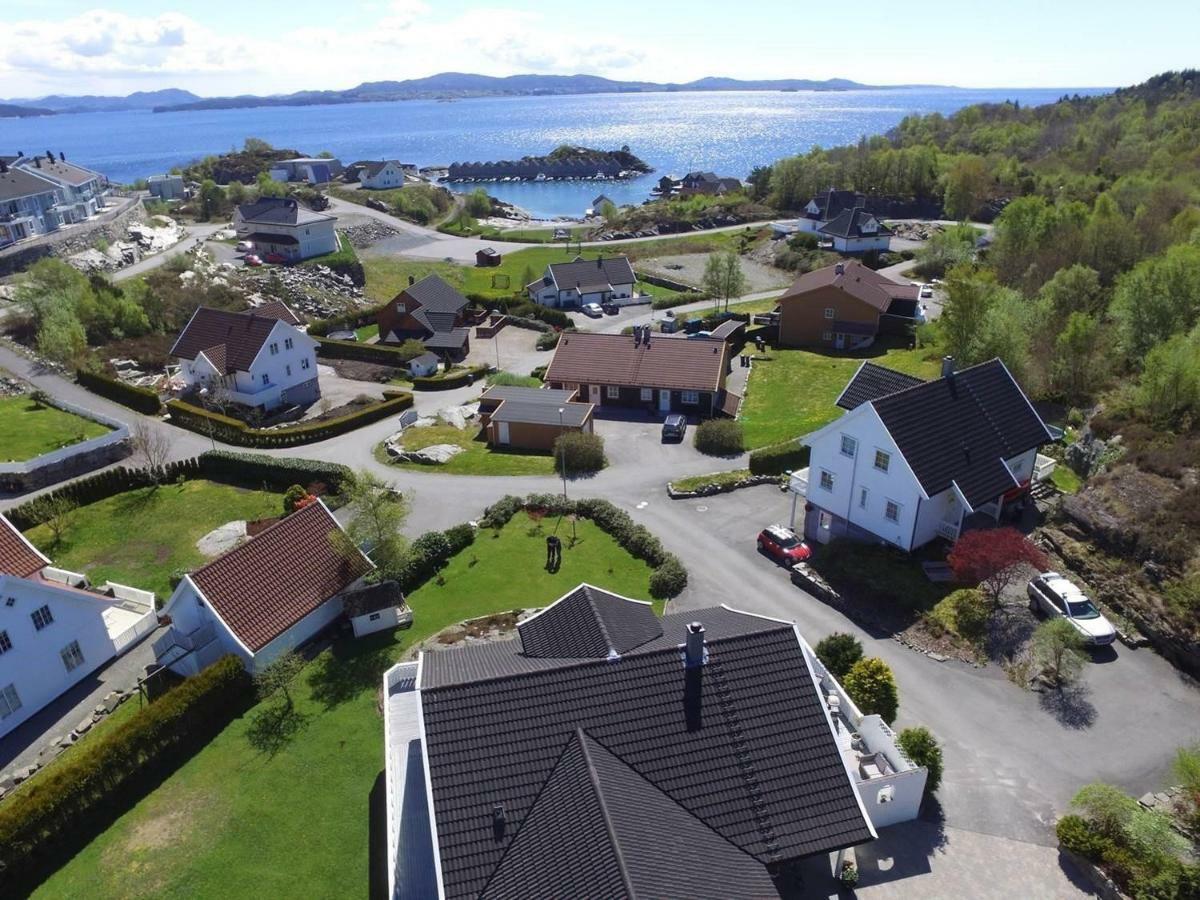 Family House Close To The Beach Villa Mosterhamn Buitenkant foto