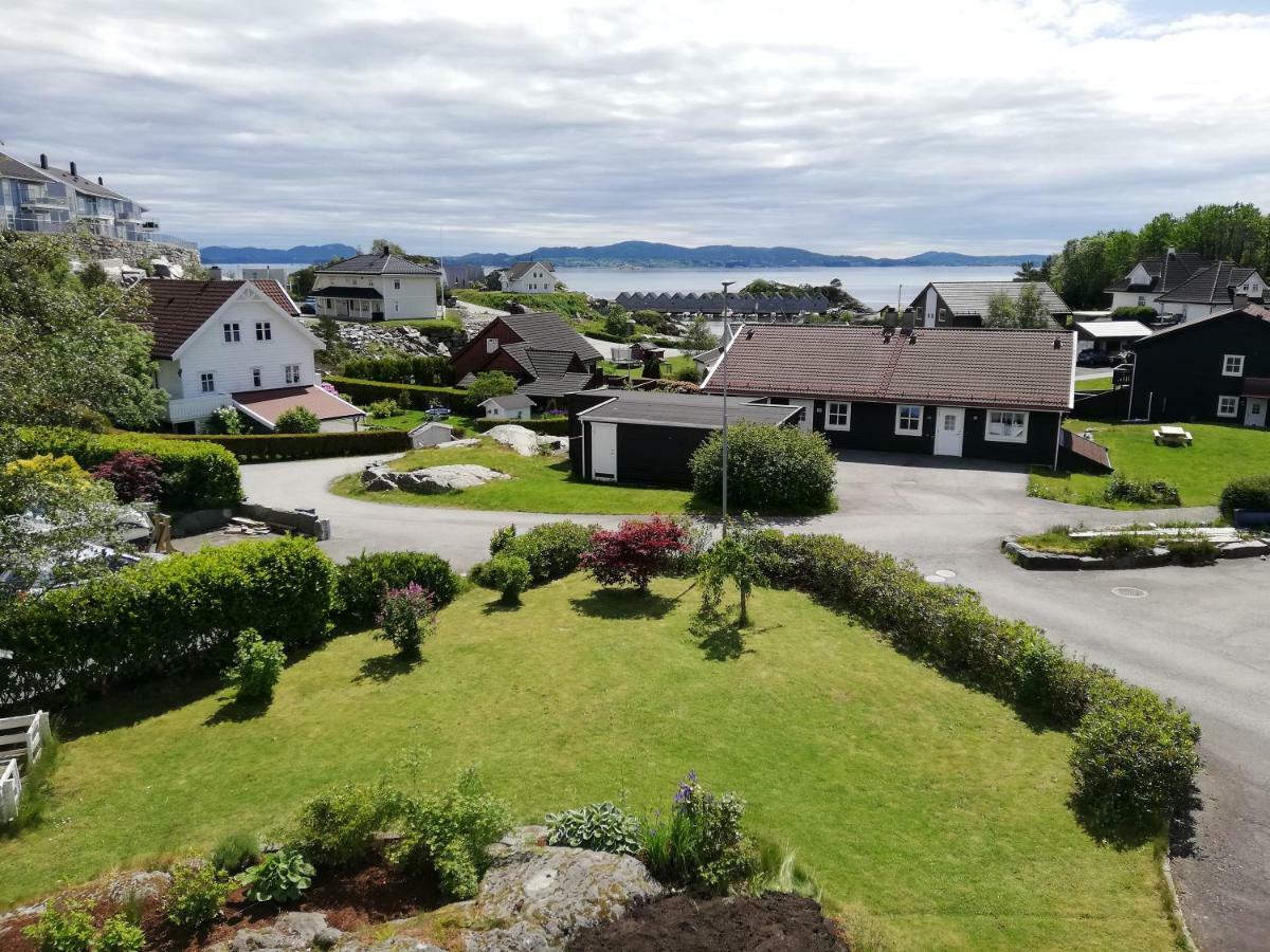 Family House Close To The Beach Villa Mosterhamn Buitenkant foto